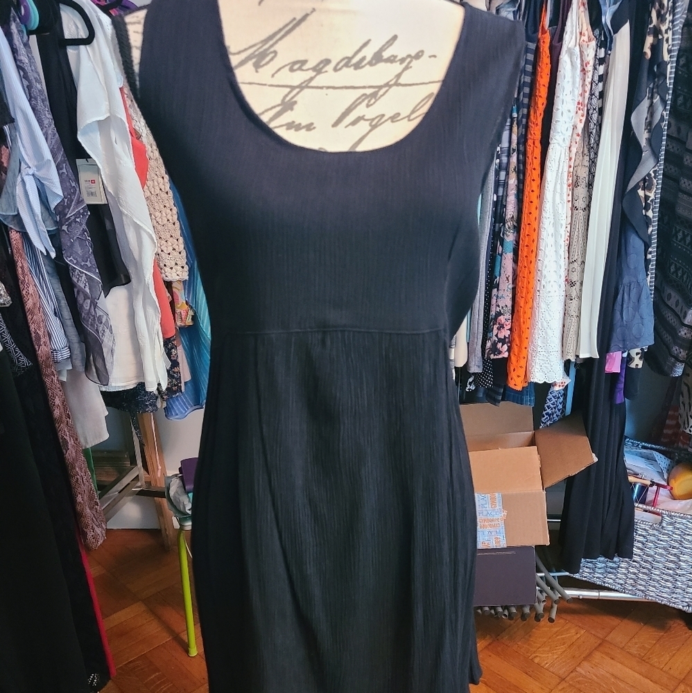 Cute little short black crepy summer dress